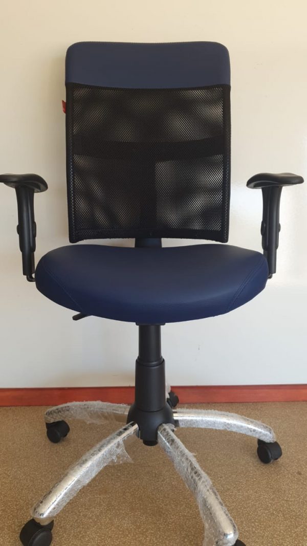 Cadeira Executiva Star Tela Azul Base Cromada com Braço Regulavel Sistema Backita Vianflex