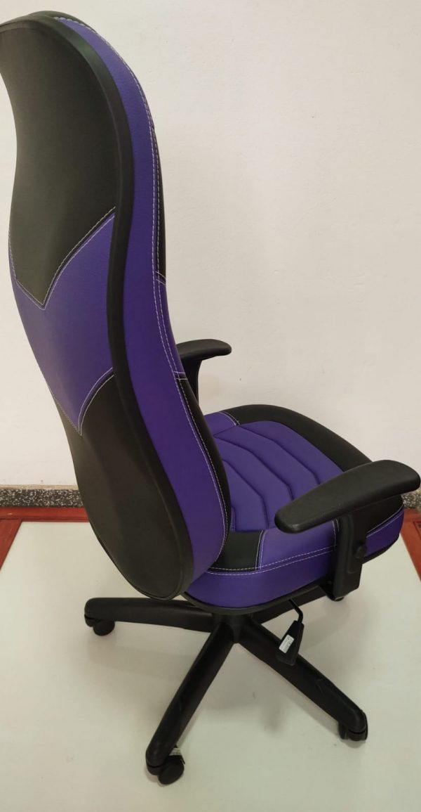 Cadeira Presidente Extra Gamer Roxo Com Preto Sistema Relaxita Com Braço Gatilho