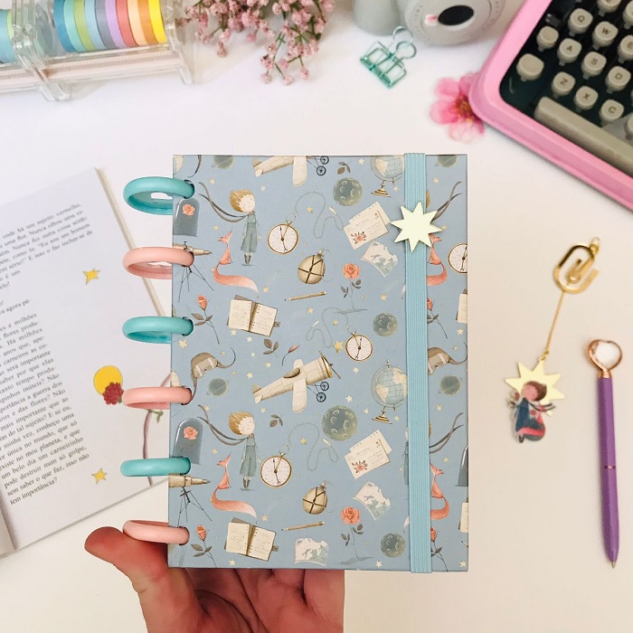 Caderno De Disco Inteligente Buendia A5 Pequeno Príncipe Azul Serenity 80 Folhas PCD7349